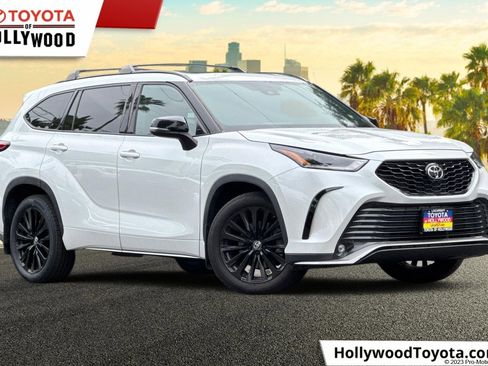 Certified 2023 Toyota Highlander XSE image 1