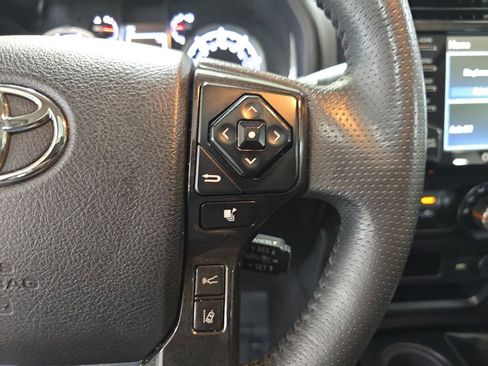 Used 2020 Toyota 4Runner Venture w/ Moonroof Package image 21