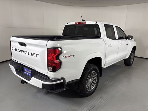 Used 2025 Chevrolet Colorado LT w/ Advanced Trailering Package AWD/4WD image 9