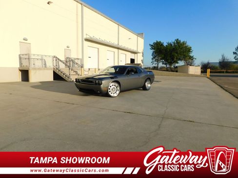 Used 2012 Dodge Challenger R/T RWD image 1