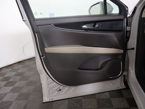Used 2023 Lincoln Nautilus FWD image 20