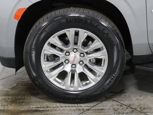 Used 2024 GMC Yukon XL Denali RWD image 22