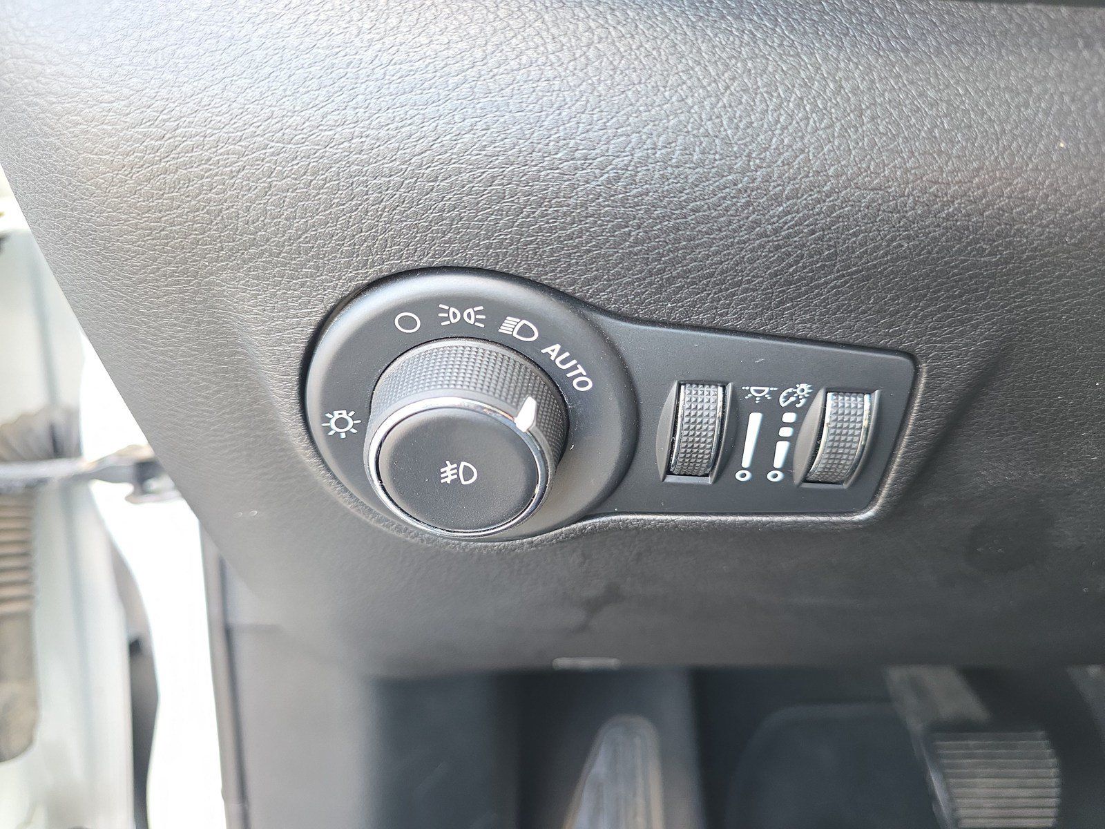 Used 2024 Jeep Compass Latitude AWD/4WD image 23