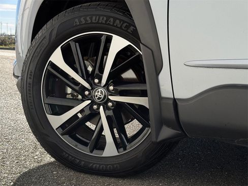 Certified 2024 Toyota Corolla Cross XSE image 27