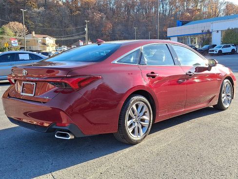 Used 2021 Toyota Avalon XLE w/ Moonroof Package image 7