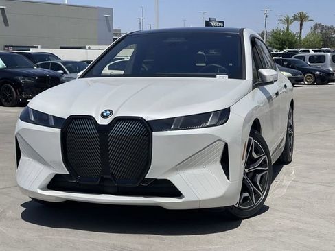 Used 2026 BMW iX xDrive45 image 3