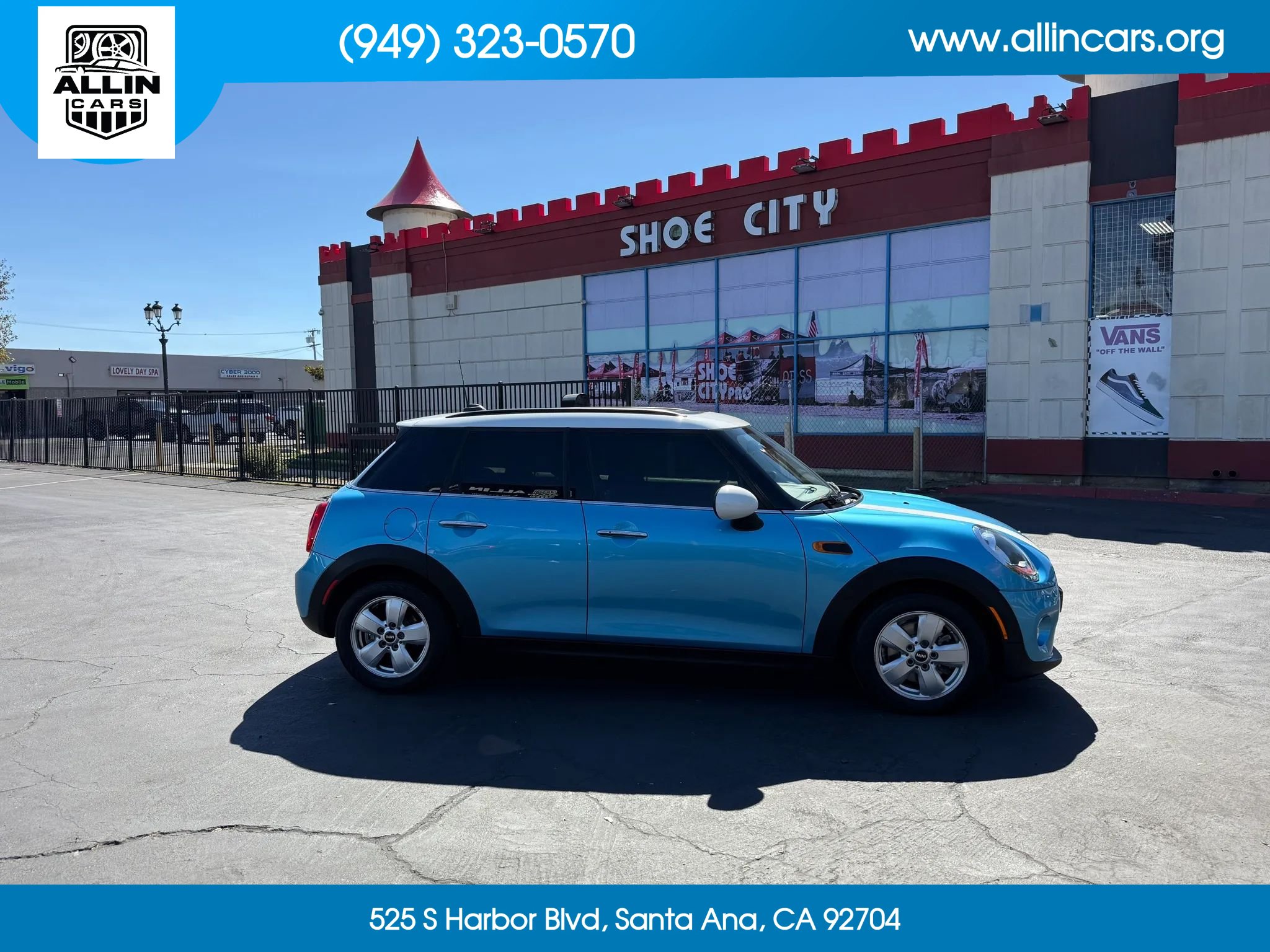 Used 2015 MINI Cooper 4-Door Hardtop FWD image 4