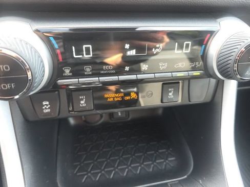 Used 2022 Toyota RAV4 SE w/ Convenience Package AWD/4WD image 23