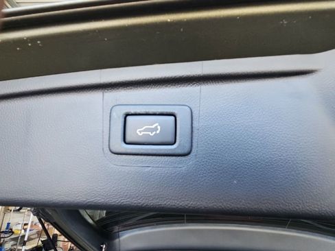 Used 2018 Subaru Outback 2.5i Premium AWD/4WD image 27