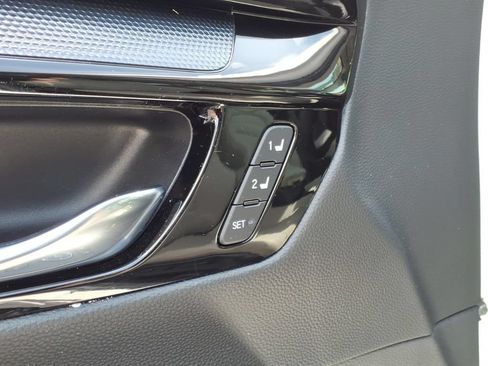 Used 2025 Honda CR-V EX-L image 8