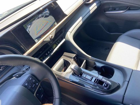 Used 2025 Toyota Crown Signia AWD/4WD image 26
