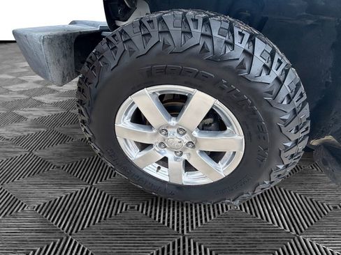 Used 2018 Jeep Wrangler Unlimited Sahara w/ Connectivity Group image 14