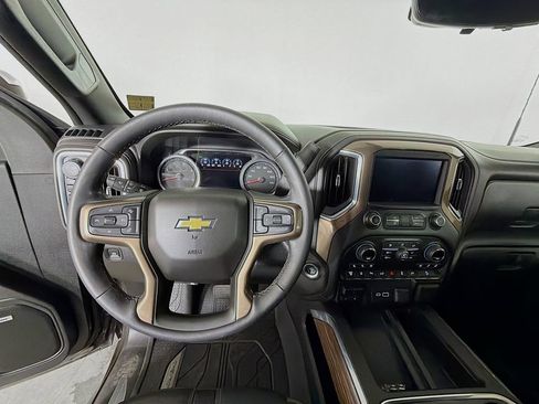 Used 2020 Chevrolet Silverado 2500 High Country w/ Technology Package AWD/4WD image 13