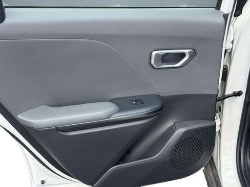 Used 2025 Kia K4 FWD image 15