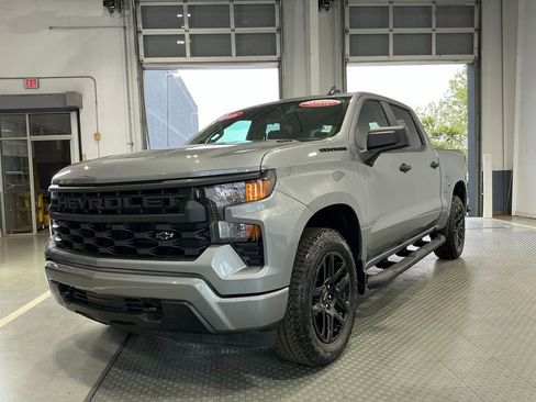Used 2026 Chevrolet Silverado 1500 Custom w/ Turbomax Blackout Package RWD image 2