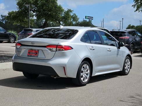 Used 2025 Toyota Corolla LE FWD image 5