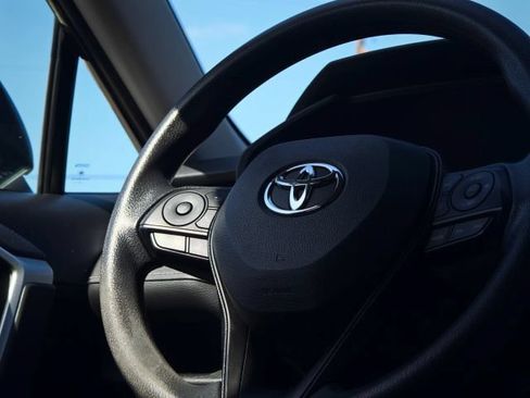 Used 2021 Toyota RAV4 LE w/ Carpet Mat Package (TMS) FWD image 20