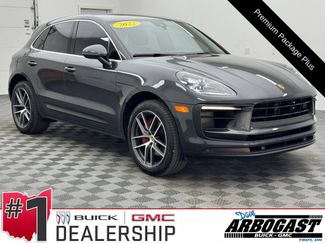 Used 2022 Porsche Macan S AWD/4WD video 1