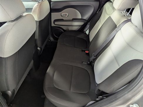 Used 2016 Kia Soul image 14