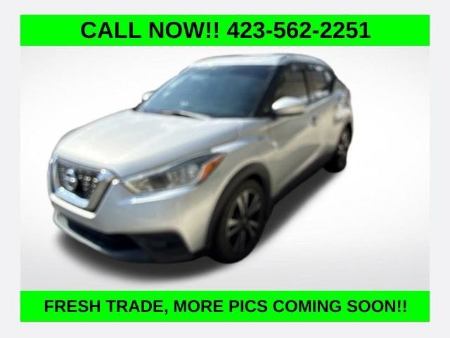 Used 2018 Nissan Kicks SV FWD image 1