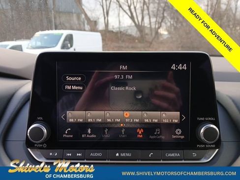 Used 2023 Nissan Rogue SV AWD/4WD image 17