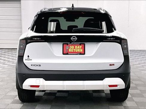 New 2026 Nissan Kicks SR w/ SR Premium Package image 4