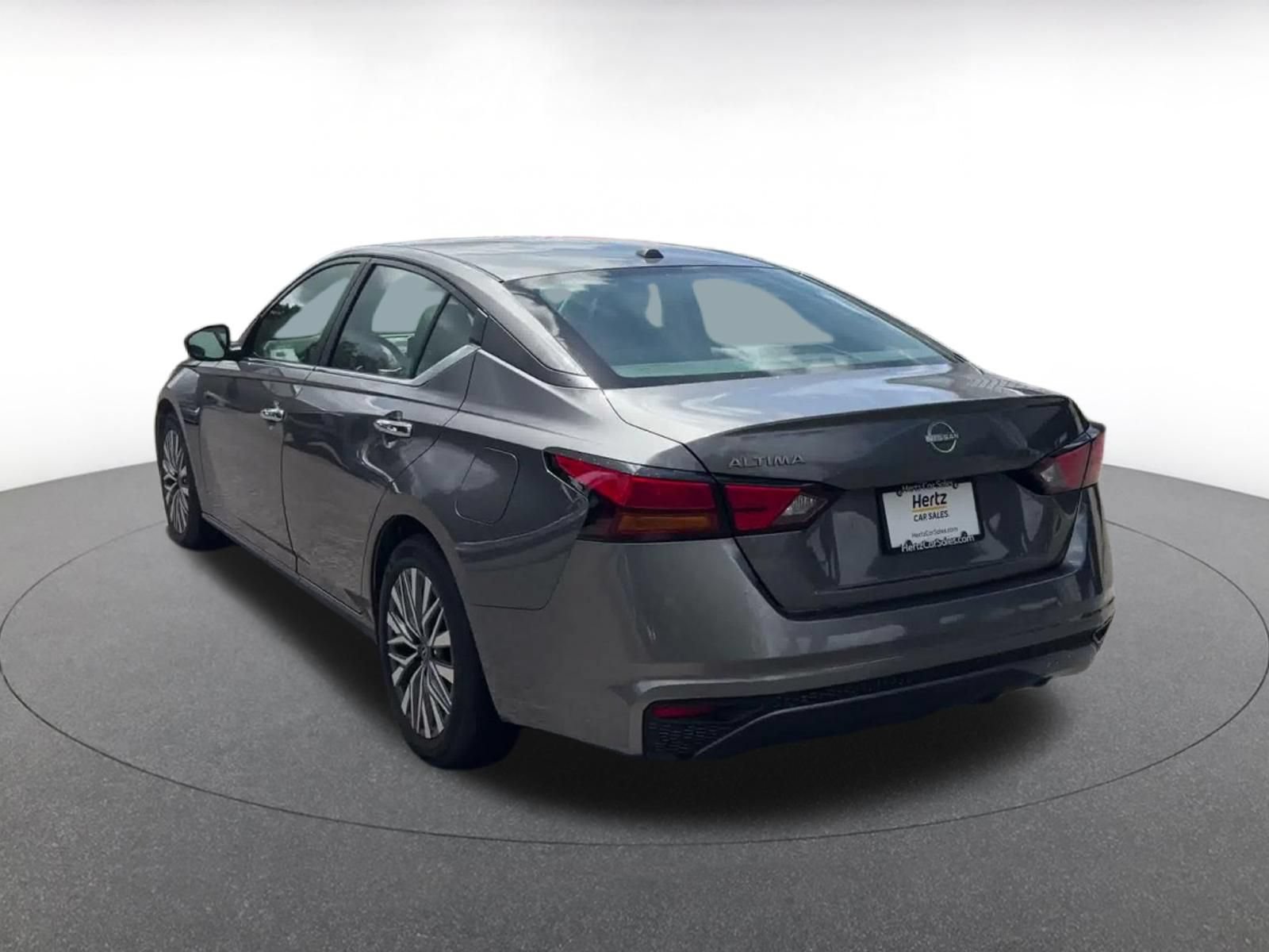 Used 2025 Nissan Altima 2.5 SV FWD image 9