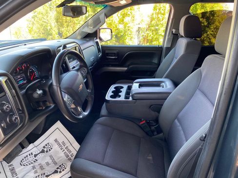 Used 2018 Chevrolet Silverado 1500 LT AWD/4WD image 30