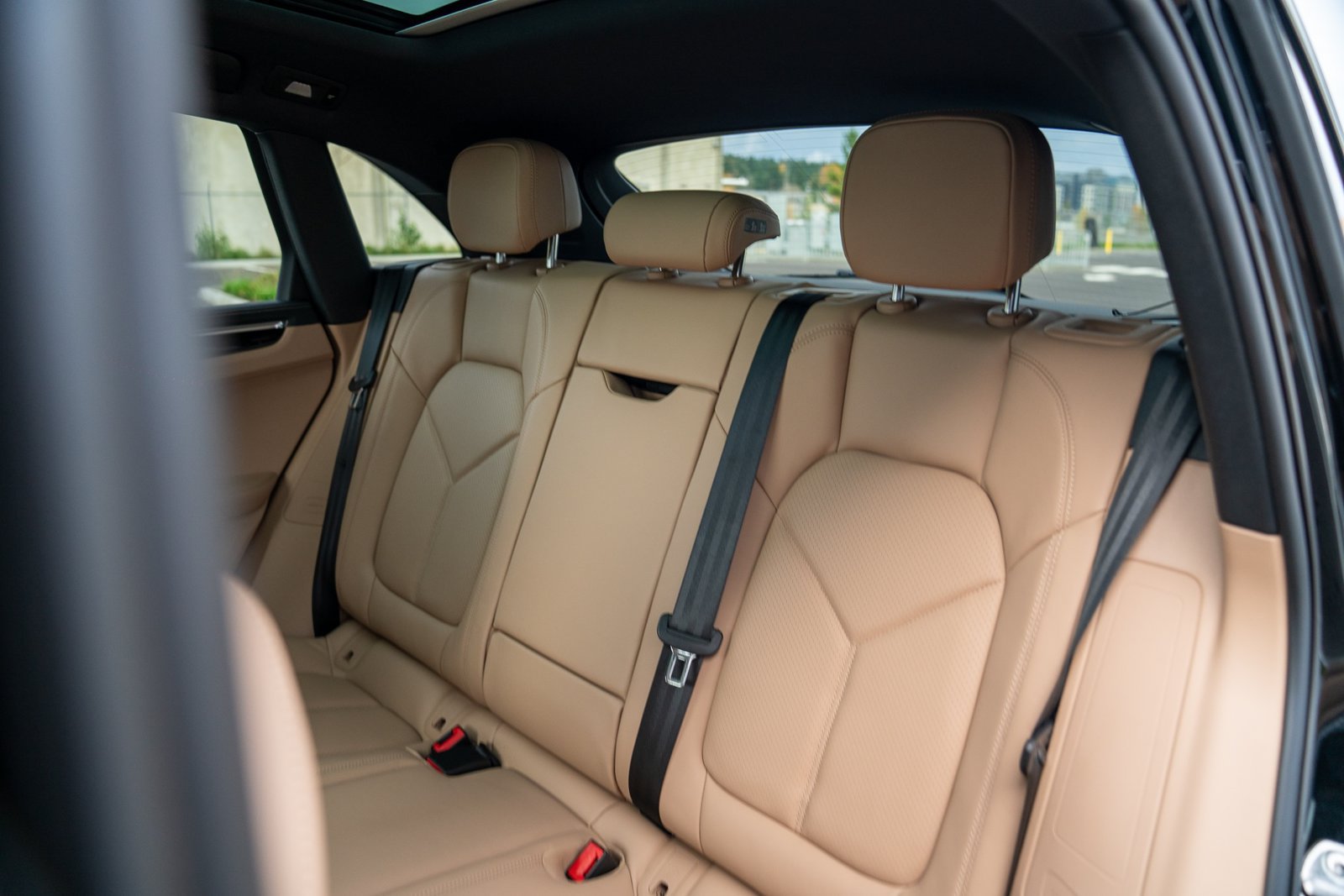 Certified 2026 Porsche Macan AWD/4WD image 24