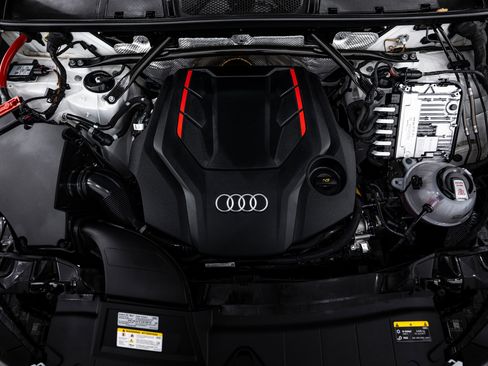 Certified 2025 Audi SQ5 Premium Plus w/ Premium Plus Package image 23