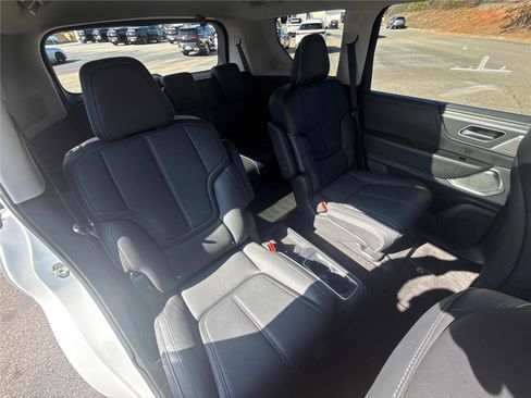 Certified 2025 INFINITI QX80 Sensory image 28