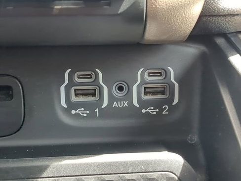 Used 2019 RAM 1500 Laramie AWD/4WD image 25