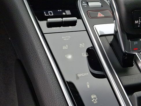 Used 2019 Porsche Panamera 4 AWD/4WD image 26