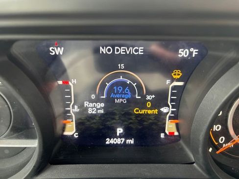 Used 2024 Jeep Wrangler Unlimited Sahara AWD/4WD image 14
