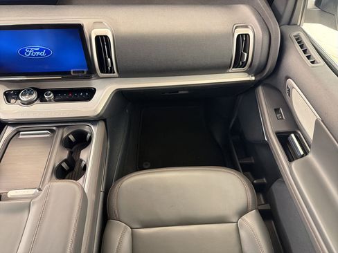 Certified 2025 Ford Expedition Active AWD/4WD image 28