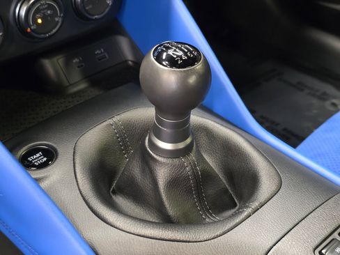 Used 2024 Nissan Z Performance w/ Floor Mat Package RWD image 29