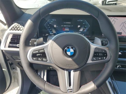 Used 2025 BMW X5 M60i image 23