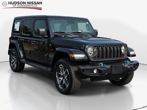 Used 2024 Jeep Wrangler Unlimited w/ Convenience Group AWD/4WD image 1