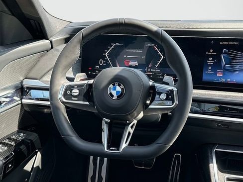 Used 2024 BMW 760i xDrive w/ Premium Package 2 AWD/4WD image 6