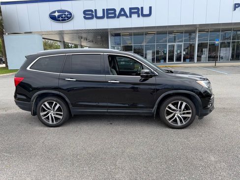Used 2017 Honda Pilot Elite image 2