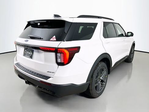 New 2026 Ford Explorer ST-Line w/ ST-Line Street Pack image 7