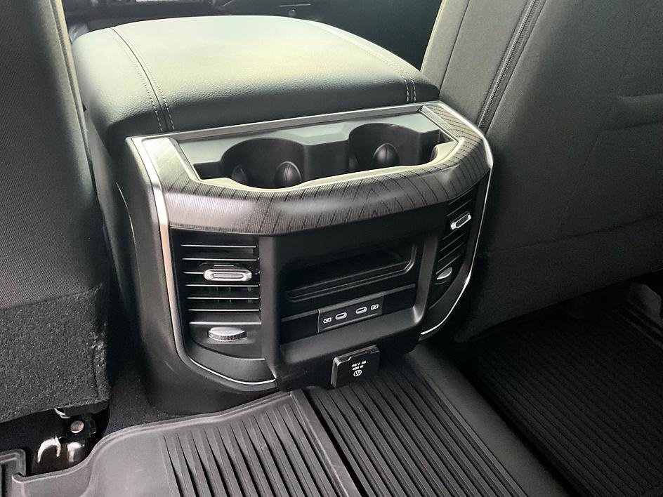 New 2027 RAM 3500 Big Horn AWD/4WD image 31
