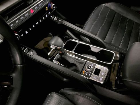 Used 2024 Kia Telluride SX Prestige image 16