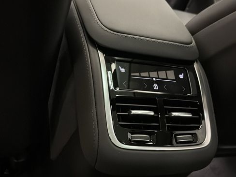 Used 2026 Volvo XC90 B6 Plus w/ Protection Package Premier image 28