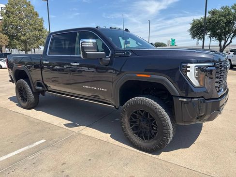 Used 2024 GMC Sierra 2500 Denali Ultimate AWD/4WD image 4