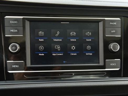 Used 2022 Volkswagen Jetta SE FWD image 14