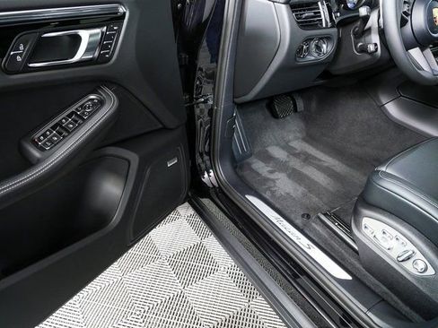 New 2026 Porsche Macan S image 8