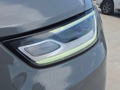 Used 2023 Chrysler Pacifica Limited FWD image 9
