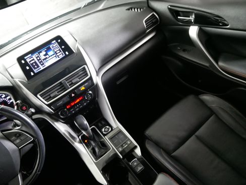Used 2020 Mitsubishi Eclipse Cross SEL image 11