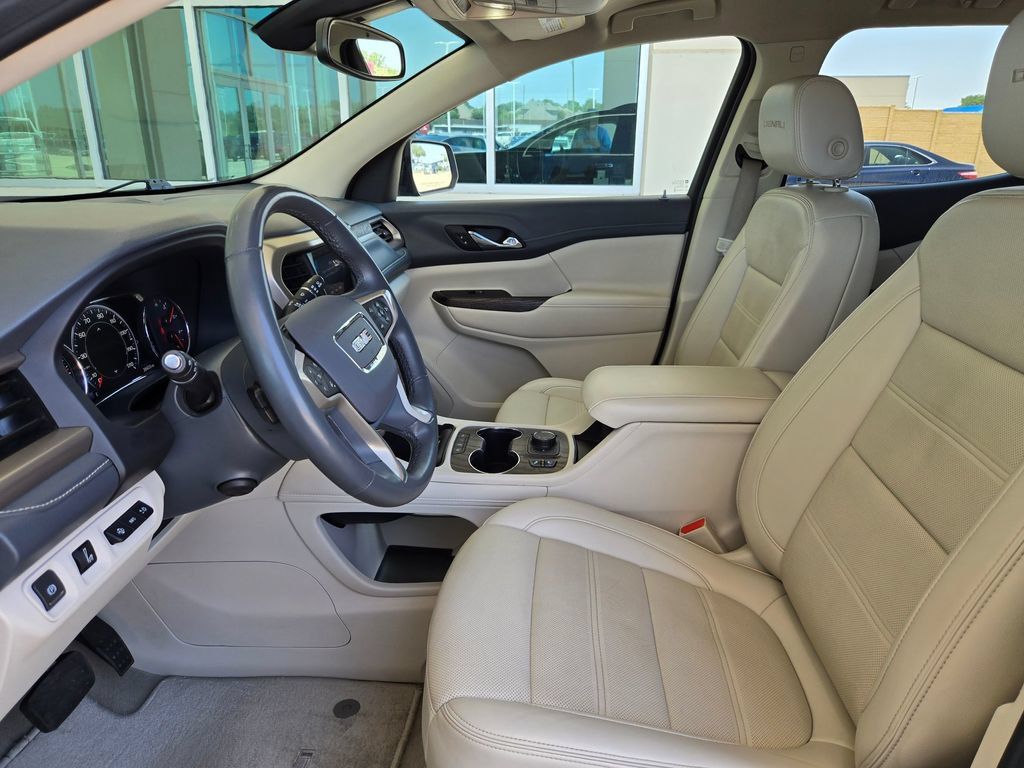 Used 2023 GMC Acadia Denali FWD image 9